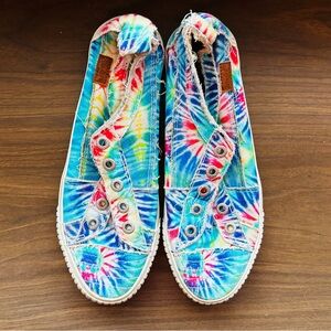 Tye-Dye Blowfish Shoes (9)